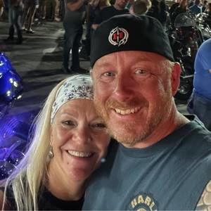 Meet your Posher, Sharon